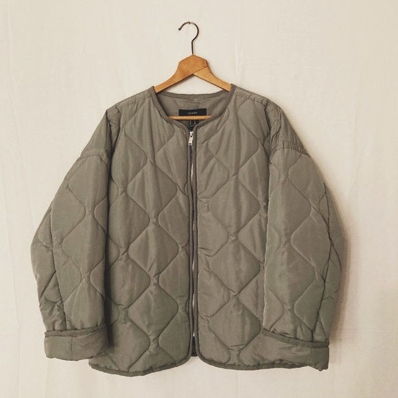 Forever 21 Jackets & Blazers - Sage green quilted oversized puffer jacket